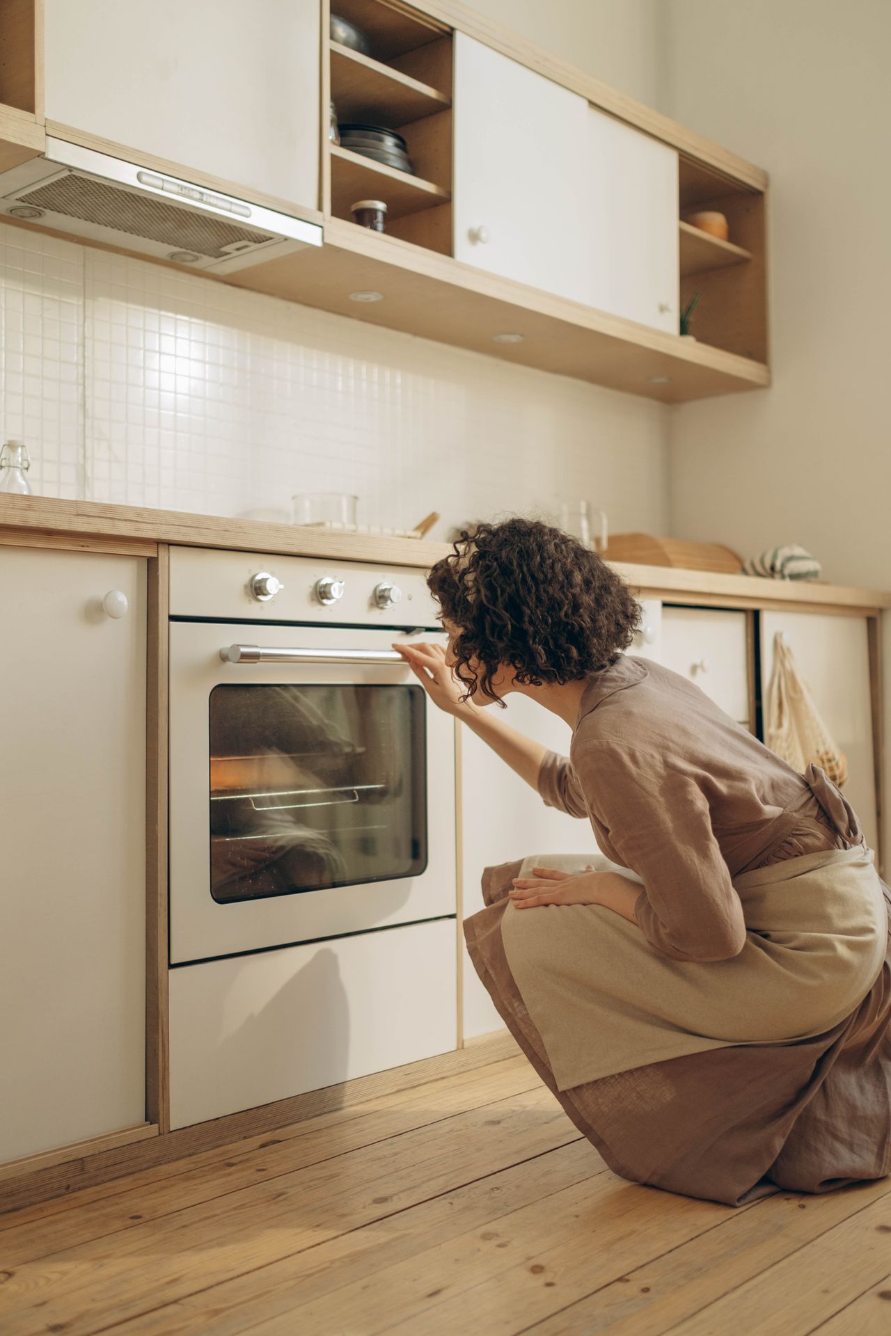Gastrova kitchen appliance scene